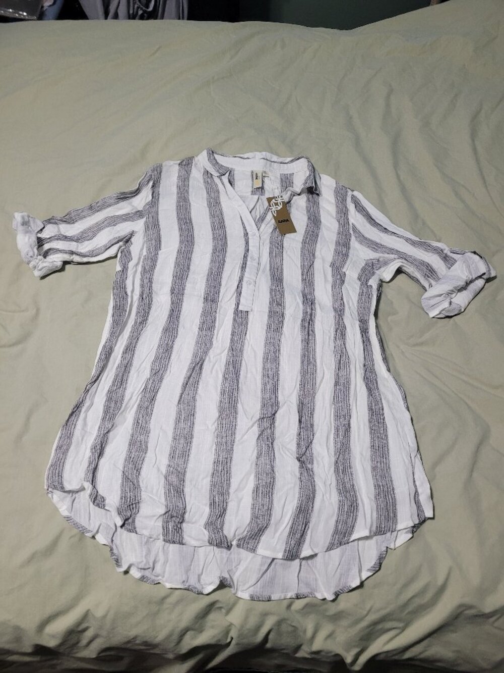 Lara Fashion XX Womens 3/4 Sleeve Button Up Tunic Top Gray White Strip Size XL